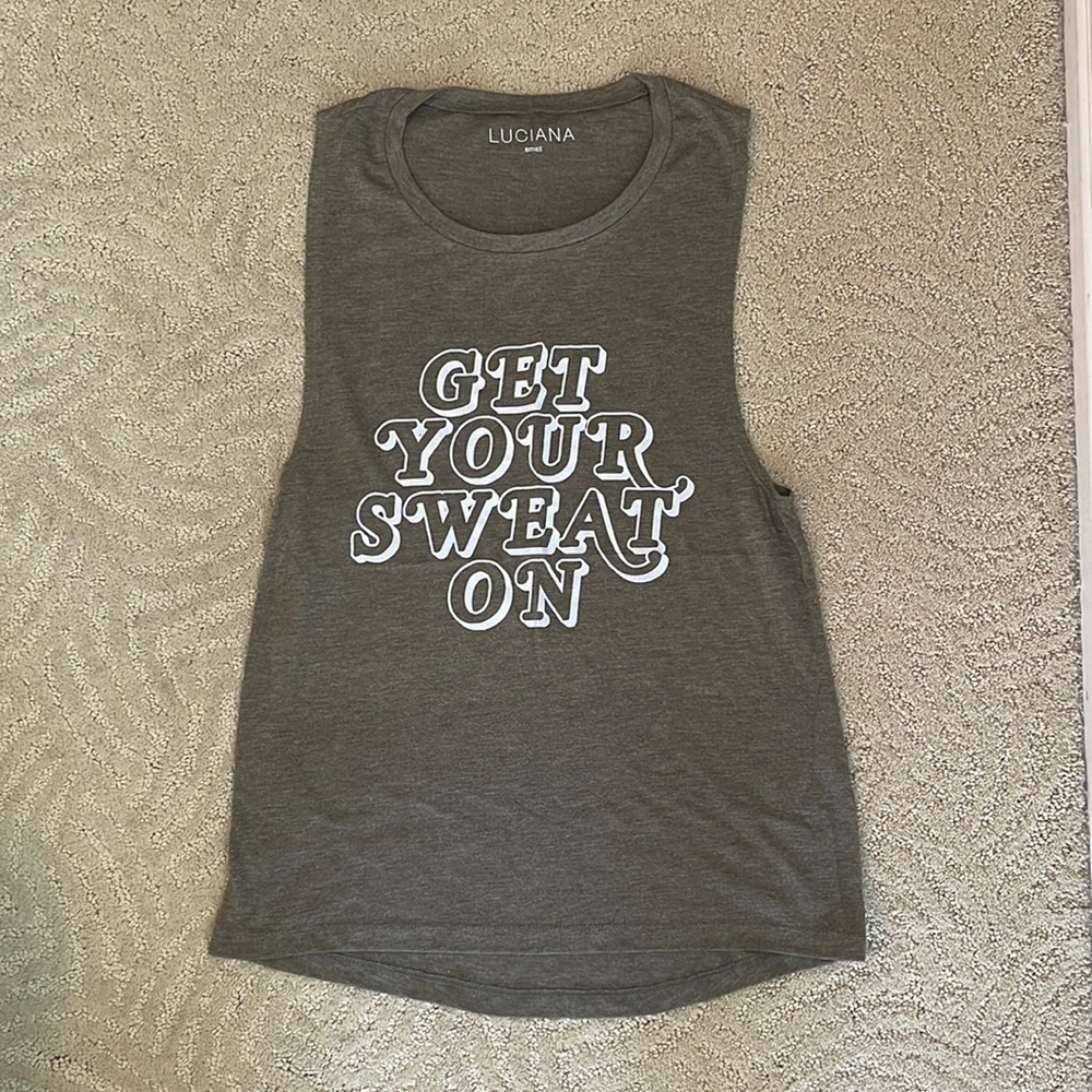 Muscle tank size small